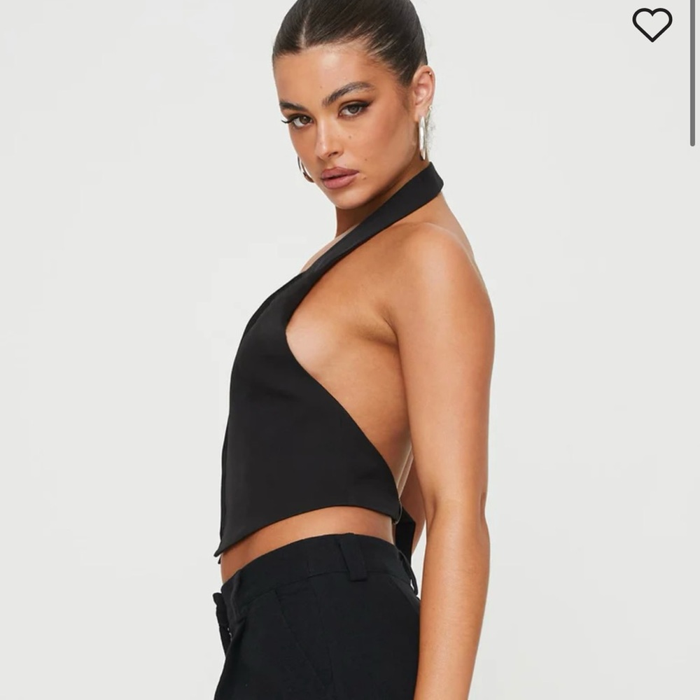 Lioness Je Suis Halter Top Onyx unopened from packaging
